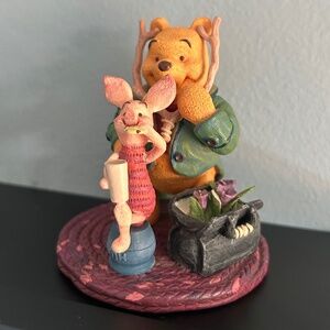 Disney Simply Pooh Smiles And Cookies Are The Best Sort Of Medicine Figurine LN